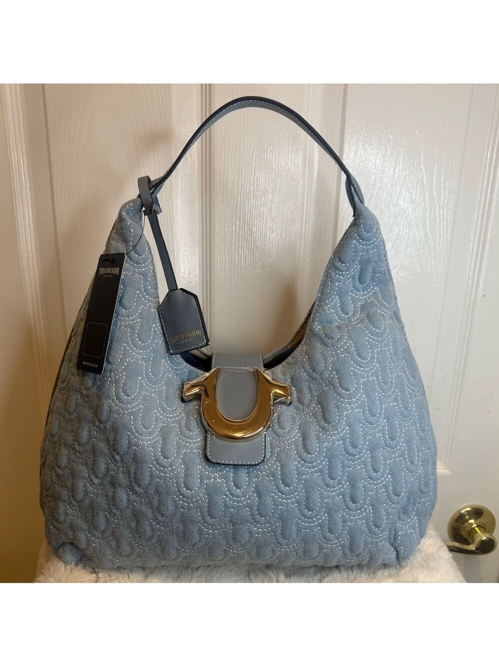 TRUE RELIGION QUILTED WOMENS SHOULDER BAG PURSE HOBO HANDBAG WITH HORSESHOE LOGO